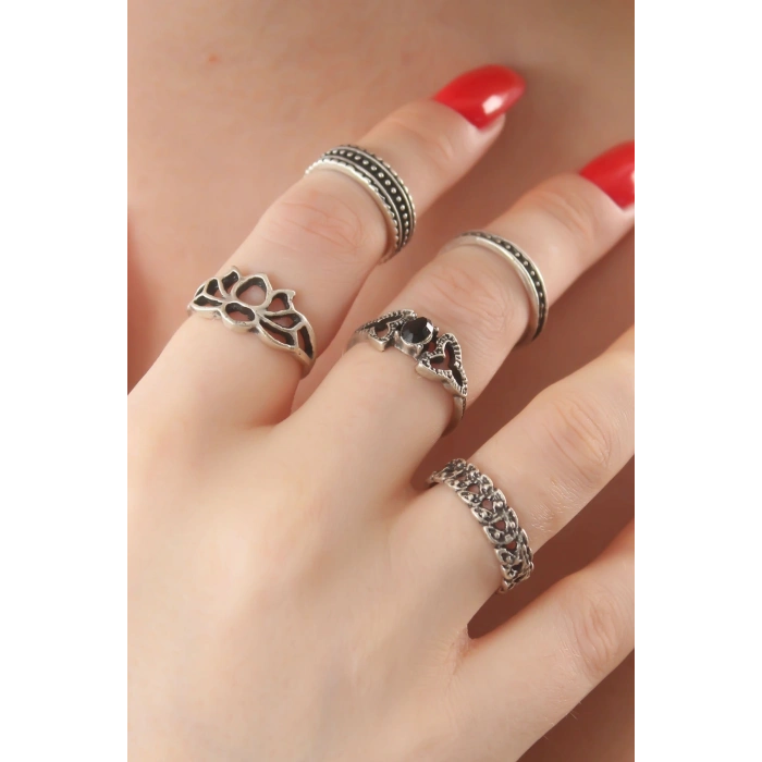 ÇOK SATAN Gümüş Renk Lotus Model Siyah Kristal Taş Detay Bayan Yüzük Kombin