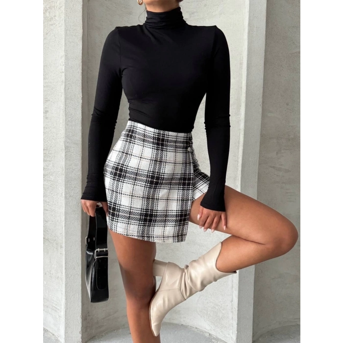 ÇOK SATAN İki düğmeli şort ch kumaş etek ekoseli siyahbeyaz h26414