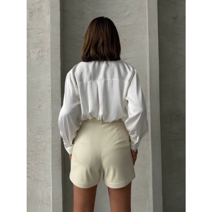 ÇOK SATAN Kemerli deri şort krem h241003