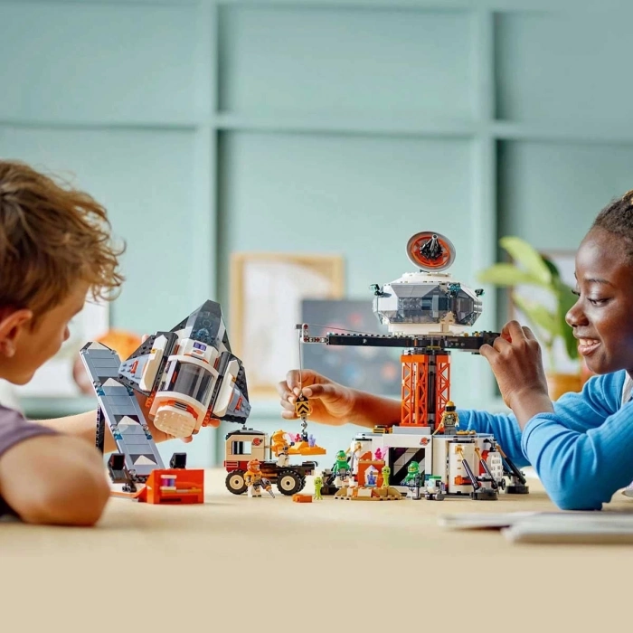 ÇOK SATAN LEGO City Uzay Üssü ve Roket Fırlatma Rampası 60434