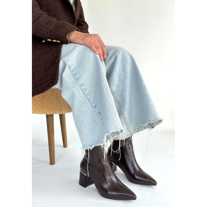 ÇOK SATAN Meça Kahverengi Cilt Topuklu Bot