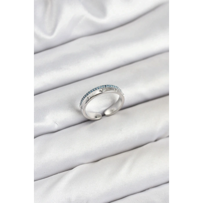 ÇOK SATAN Pirinç Gümüş Renk Sıralı Zirkon Taşlı Kutup Yıldızı Model Kadın Yüzük