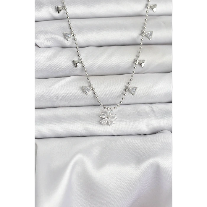 Pirinç Gümüş Renk Zirkon Taşlı Çiçek Model Kadın Kolye