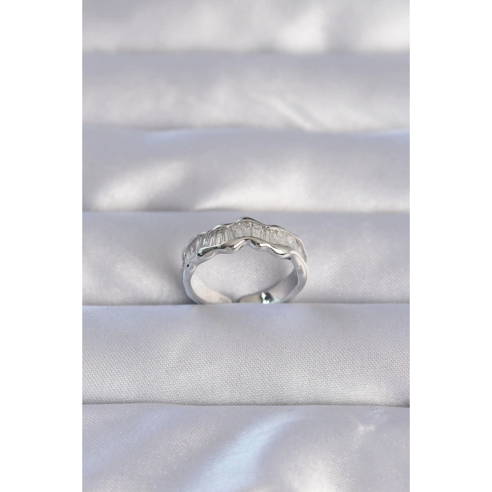 ÇOK SATAN Pirinç Gümüş Renk Zirkon Taşlı Dalgalı Su Yolu Model Ayarlanabilir Yüzük