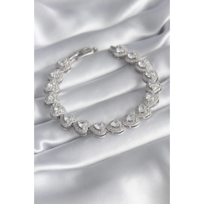 ÇOK SATAN Pirinç Gümüş Renk Zirkon Taşlı Kalp Model VIP Seri Kadın Bileklik