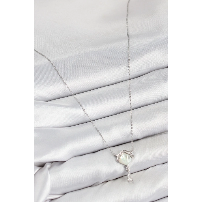 ÇOK SATAN Pirinç Zirkon Taşlı İstiridye Model Gümüş Renk Kadın Kolye