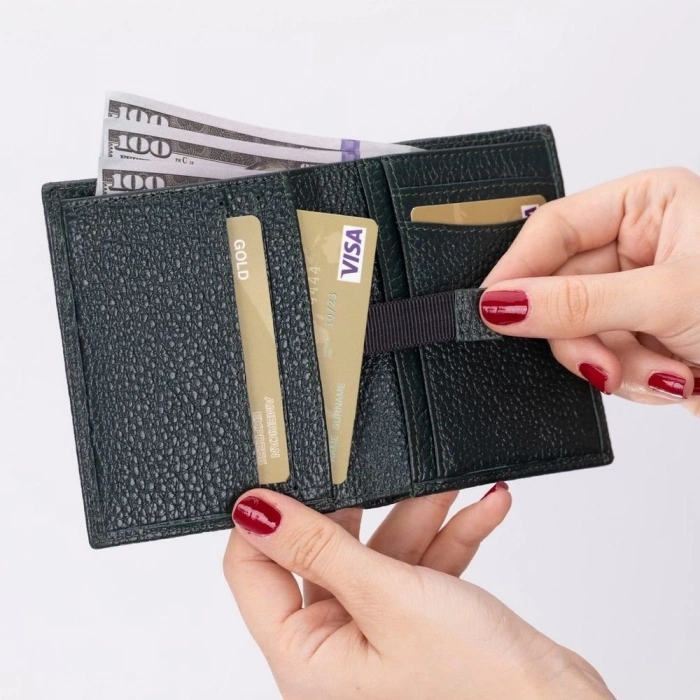 ÇOK SATAN Purahide Deri Cüzdan, 7 Adet Kart Bölmesi, Dokulu Siyah