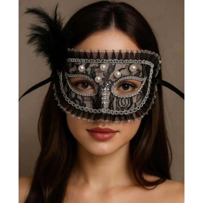 ÇOK SATAN Siyah Renk Yandan Tüylü İnci İşlemeli Taşlı Dantelli Parti Maskesi 17x12 cm