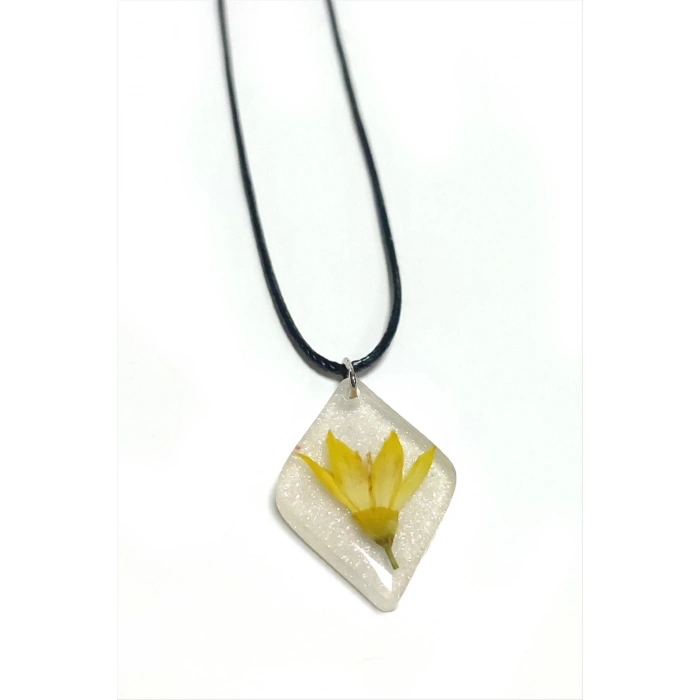 ÇOK SATAN Tesbih Çiçeği Baklava Dilimli Epoksi Kolye