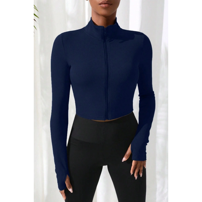 Kadın Lacivert Uzun Kol Fermuarlı Parmak Geçme Detaylı Dik Yaka Crop Top Bluz – Şık, Rahat ve Kolay Kombinlenebilir