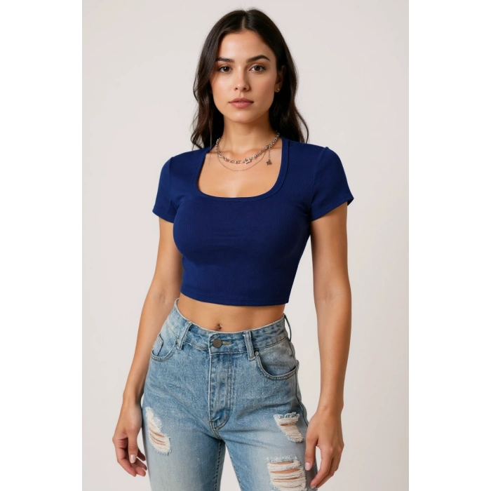 Kadın Lacivert Yarım Kol Düz Yaka Crop Top Bluz – Şık, Rahat ve Kolay Kombinlenebilir