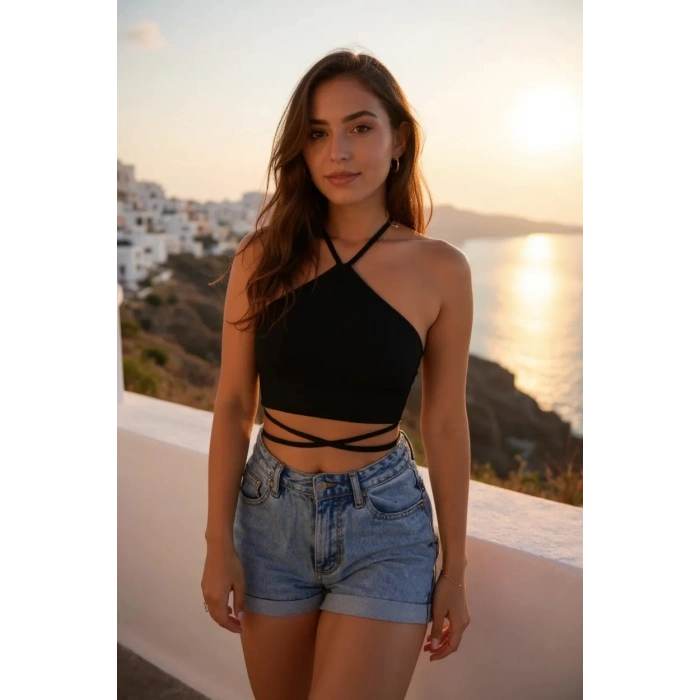 Kadın Siyah Sırtı Açık Boyundan Çapraz Bağlamalı Crop Top Bluz – Şık, Rahat ve Kolay Kombinlenebilir