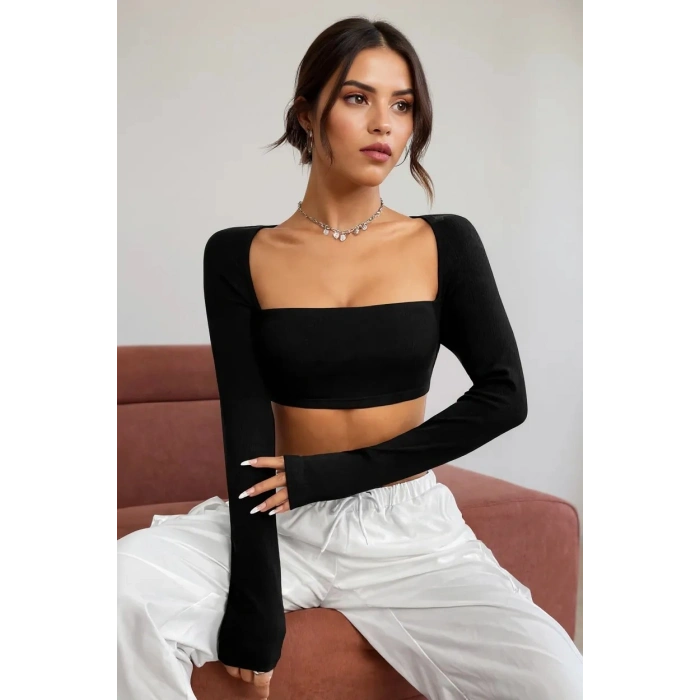 Kadın Siyah Uzun Kol Göğüs ve Sırt Dekolteli Crop Top Bluz – Şık, Rahat ve Kolay Kombinlenebilir