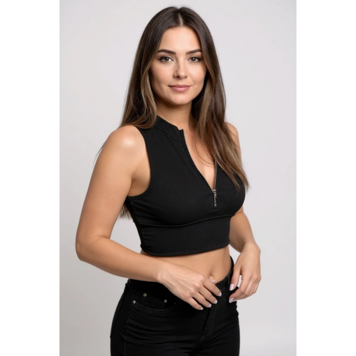 Kadın Siyah Yarım Fermuarlı Sıfır Kol Crop Top Bluz – Şık, Rahat ve Kolay Kombinlenebilir