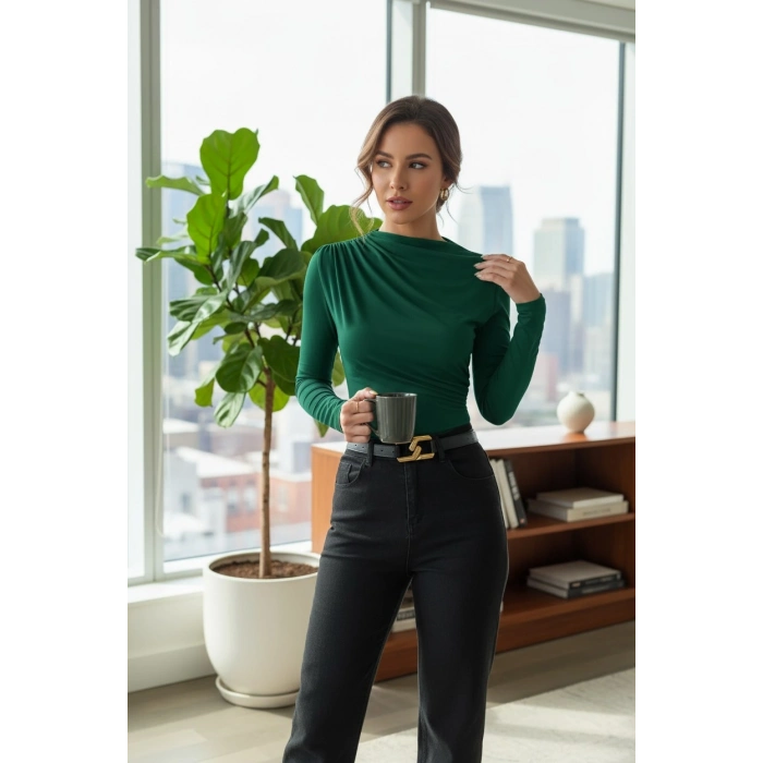 Kadın Yeşil Belden ve Boyundan Büzgü Detaylı Uzun Kollu Bluz