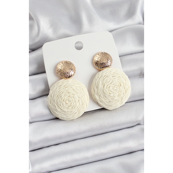 Krem Daire Figürlü Hasır Örgü Model Gold Renk Kadın Küpe