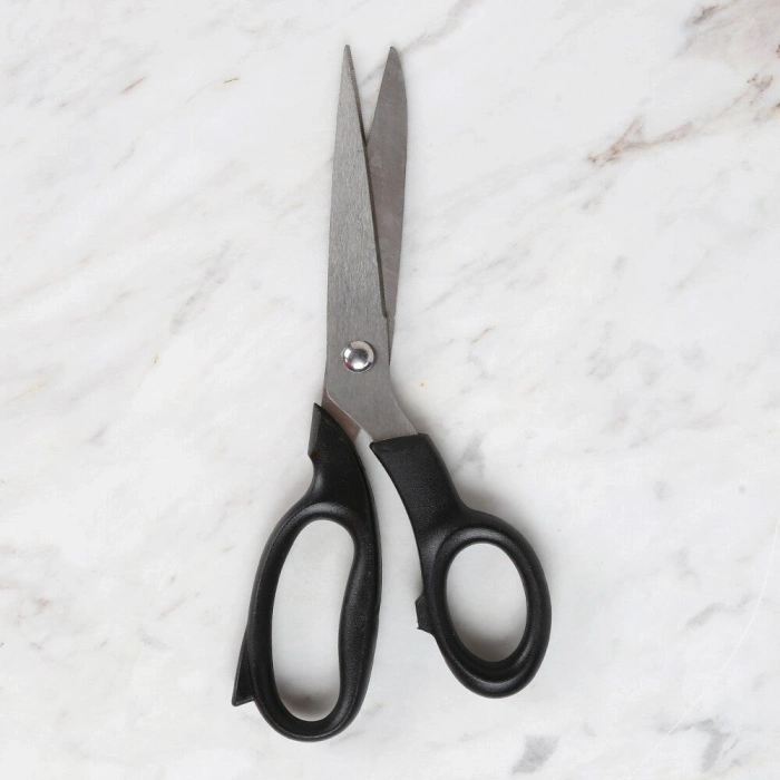 Loren Crafts Plastik Saplı Titanyum Makas Siyah LR