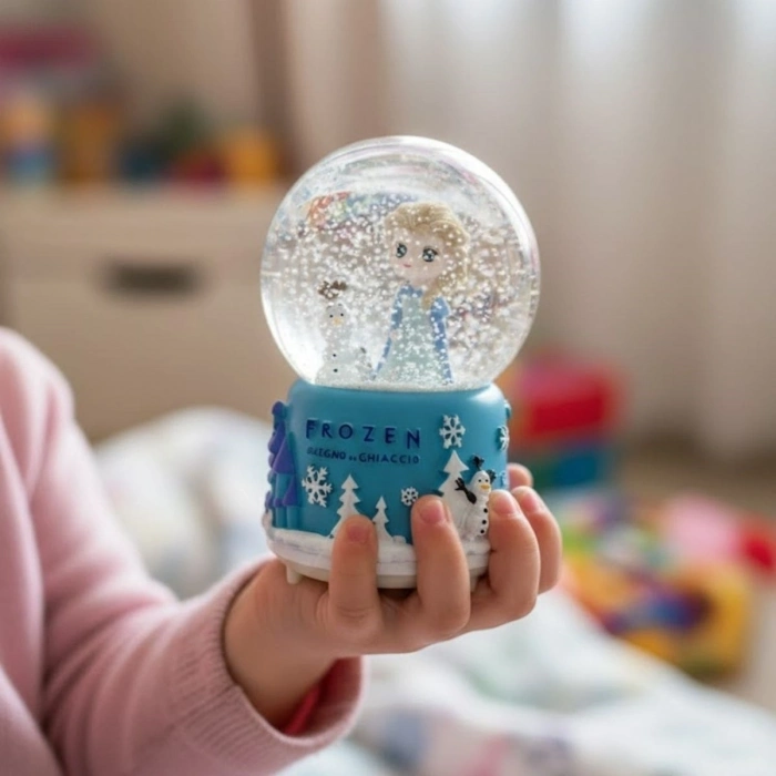 Pilli Işıklı Müzikli Kar Küresi–frozen Karlar Ülkesi Figürlü Eğlenceli Masaüstü Biblo, LED Aydınlatmalı Dekoratif Hediyelik Kar Küresi