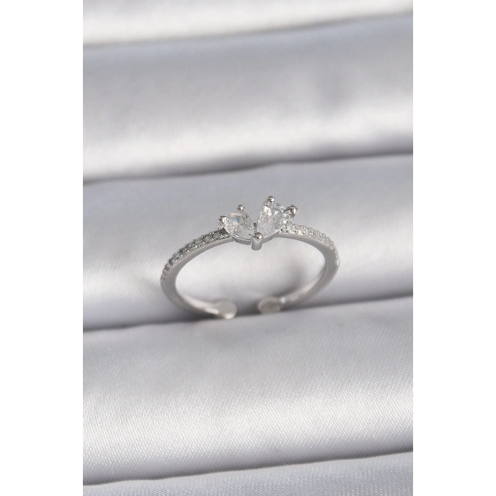 Pirinç Gümüş Renk Ayaralanabilir Zirkon Taşlı Kalp Model Kadın Yüzük