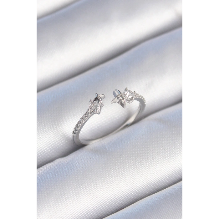 Pirinç Gümüş Renk Zirkon Taş Detay Yıldız Model Kadın Yüzük