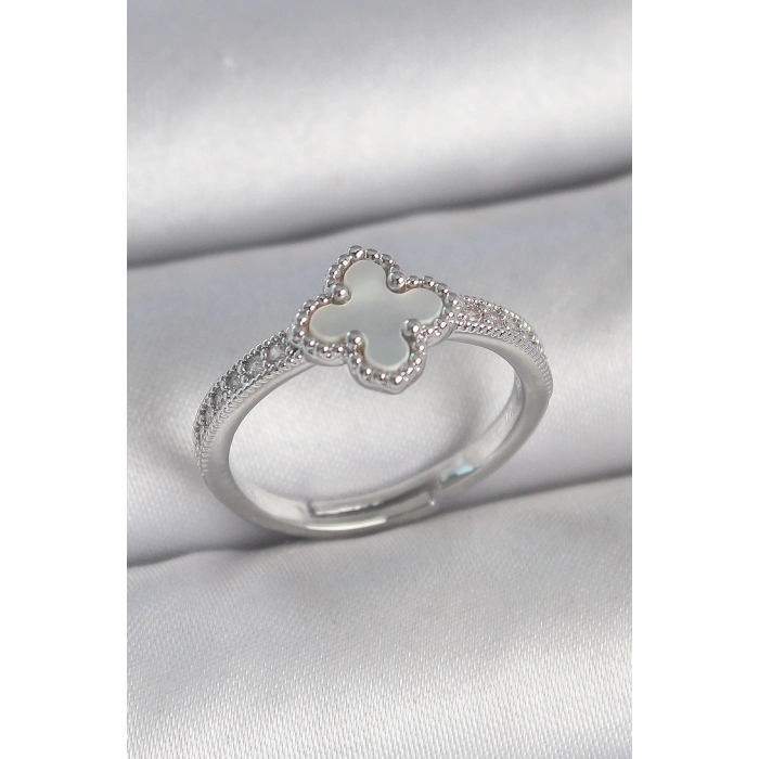 Pirinç Gümüş Renk Zirkon Taşlı Beyaz Mineli Yonca Model Ayarlanabilir Kadın Yüzük