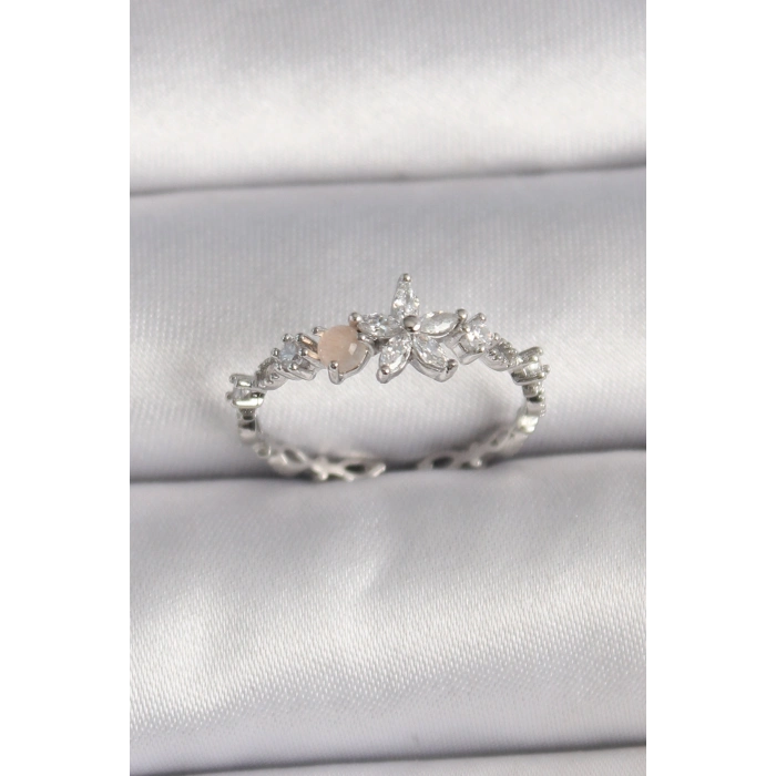 Pirinç Gümüş Renk Zirkon Taşlı Çiçek Model Ayarlanabilir Yüzük