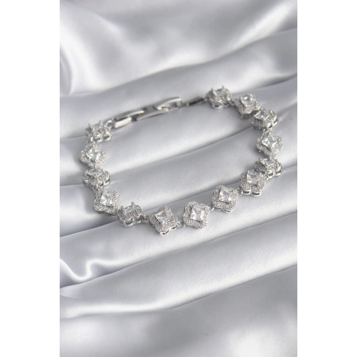 Pirinç Gümüş Renk Zirkon Taşlı Yonca Model VIP Seri Kadın Bileklik