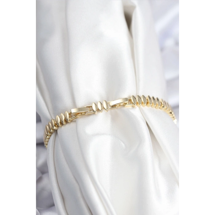 Pirinç VIP Seri Gold Renk Zirkon Taşlı Arpa Model Kadın Bileklik