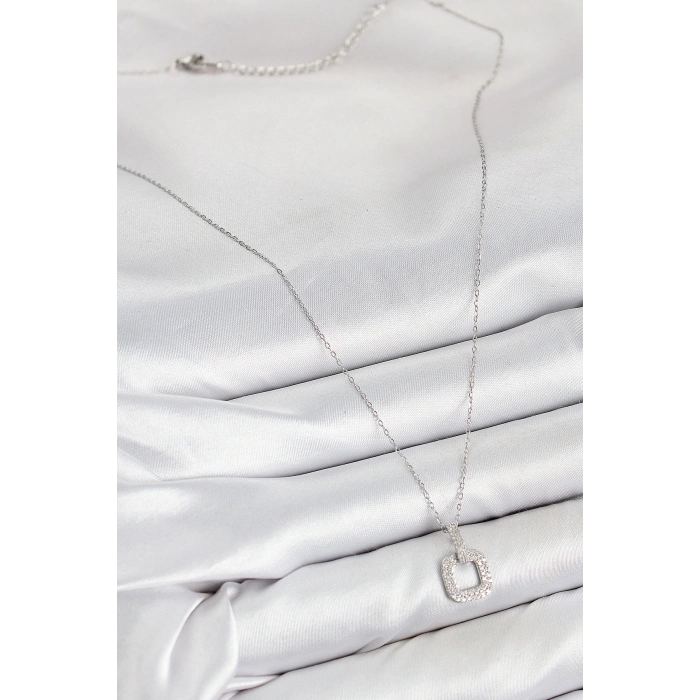 Pirinç Zirkon Taşlı Kare Model Gümüş Renk Kadın Kolye