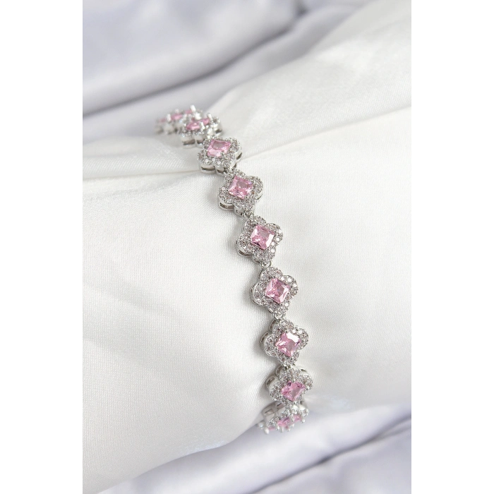 Pirinç Zirkon Taşlı Pembe Yonca Baget Model Gümüş Renk VIP Seri Kadın Bileklik