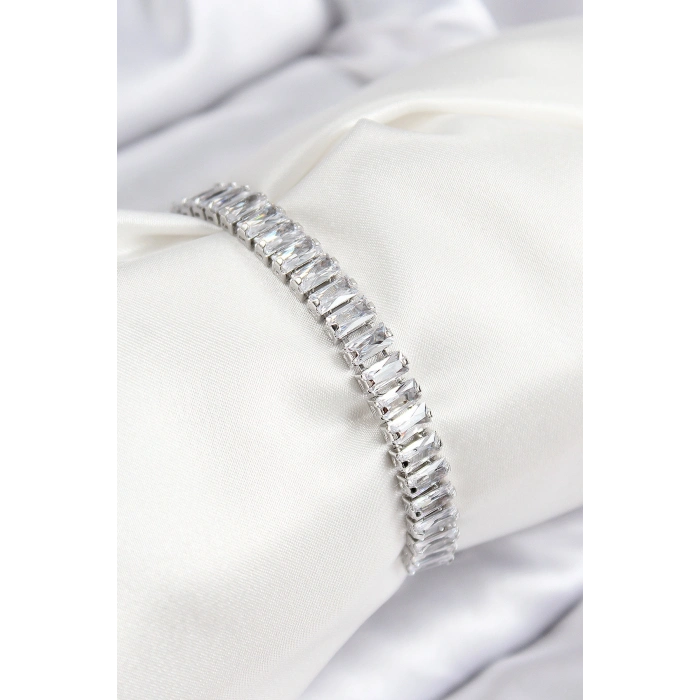 Pirinç Zirkon Taşlı Su Yolu Model Gümüş Renk Asansörlü Kadın Bileklik