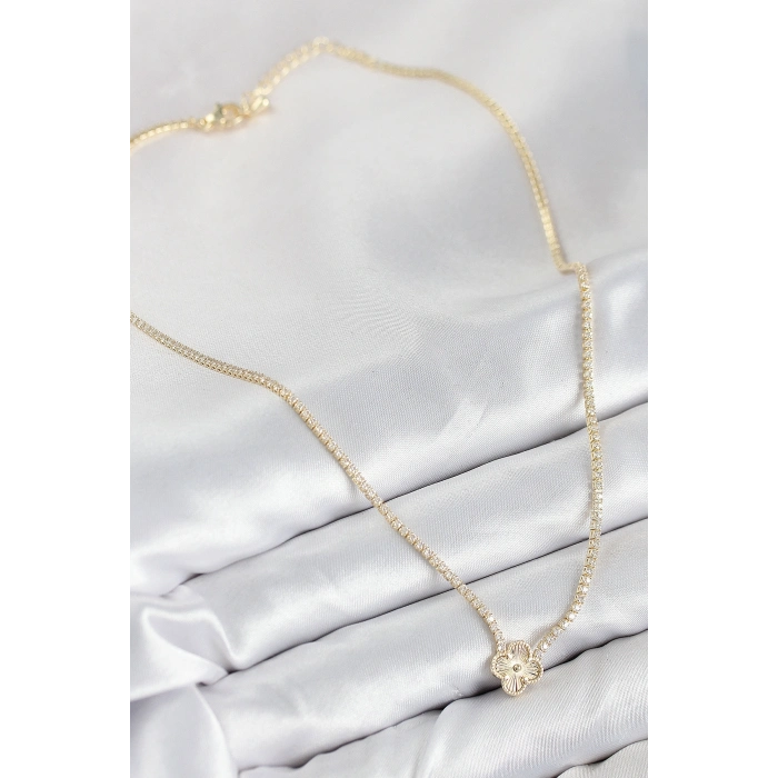 Pirinç Zirkon Taşlı Yonca Model Gold Renk Kadın Kolye