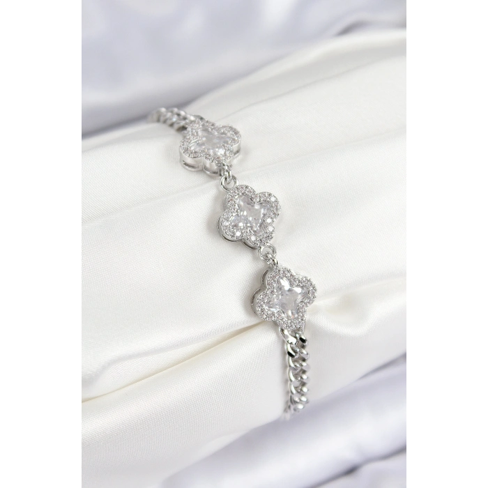 Pirinç Zirkon Taşlı Yonca Model Gümüş Renk Kadın Bileklik