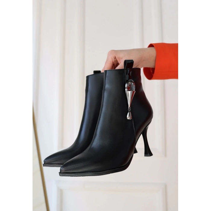 TAVSİYE EDİLEN GÜVENLİ SATICI Biort Siyah Cilt Topuklu Bot