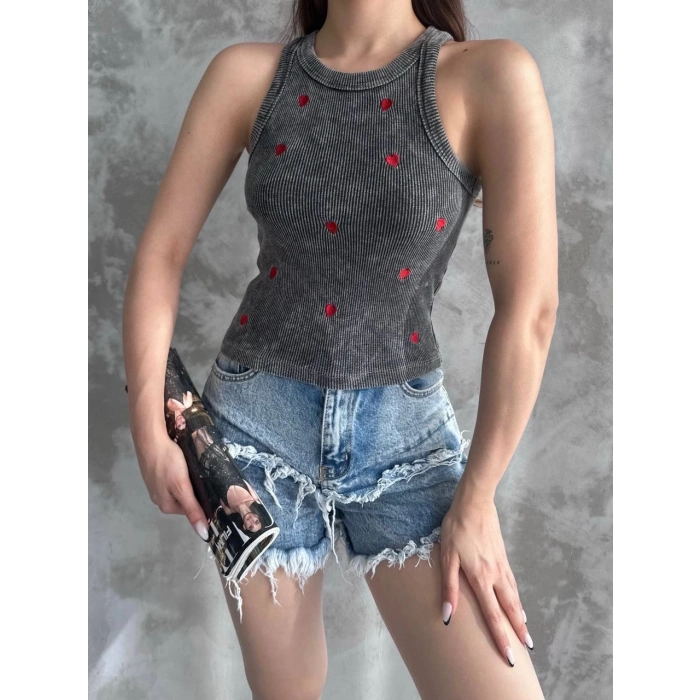 TAVSİYE EDİLEN GÜVENLİ SATICI Kalp nakışlı bluz