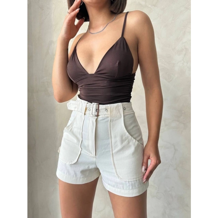TAVSİYE EDİLEN GÜVENLİ SATICI Kemer detaylı gabardin şort krem s25289
