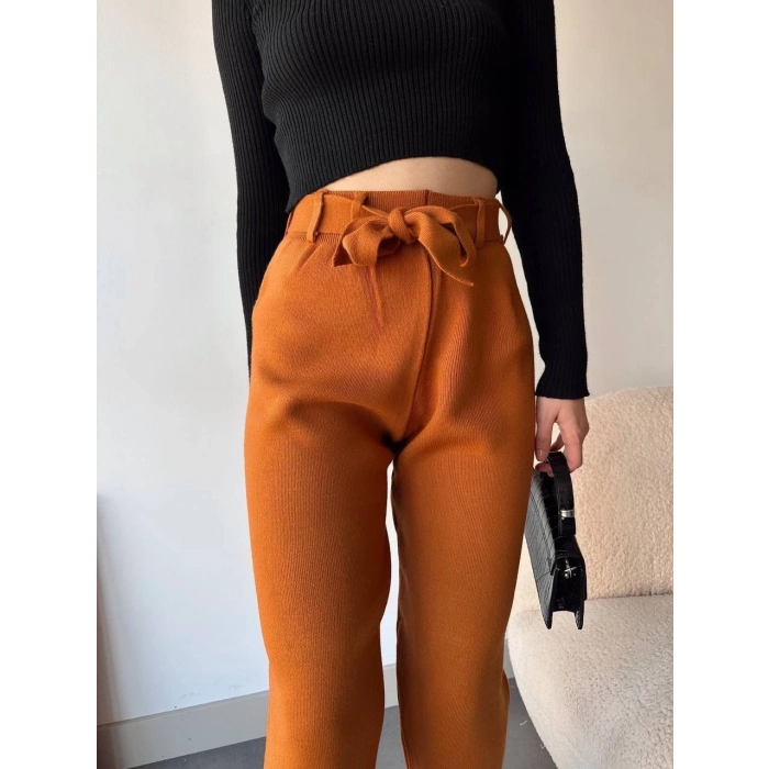 TAVSİYE EDİLEN GÜVENLİ SATICI Kendinden kemerli triko pantolon camel