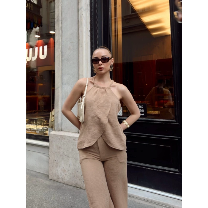 TAVSİYE EDİLEN GÜVENLİ SATICI Kruvaze takım ayrobin bej s054