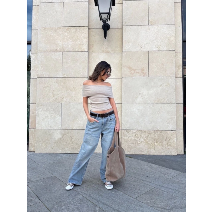 TAVSİYE EDİLEN GÜVENLİ SATICI Madonna yaka sıfır kol bluz