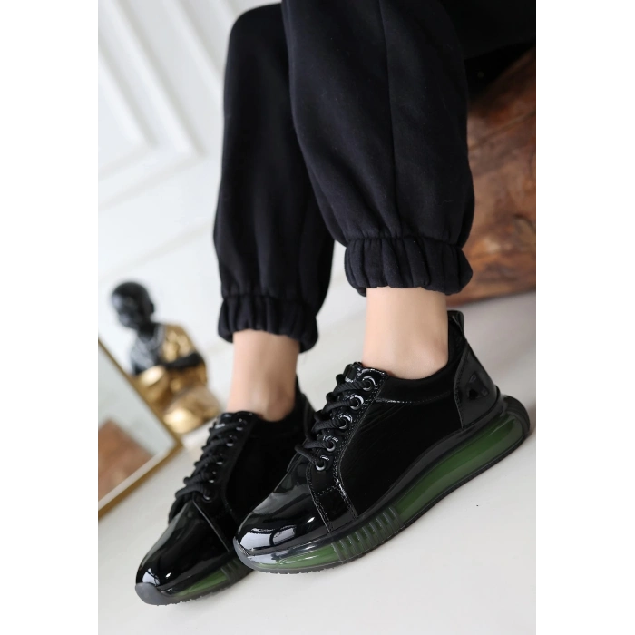 TAVSİYE EDİLEN GÜVENLİ SATICI Piona Siyah Rugan Yeşil Tabanlı Spor Ayakkabı