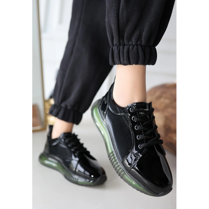 TAVSİYE EDİLEN GÜVENLİ SATICI Piona Siyah Rugan Yeşil Tabanlı Spor Ayakkabı