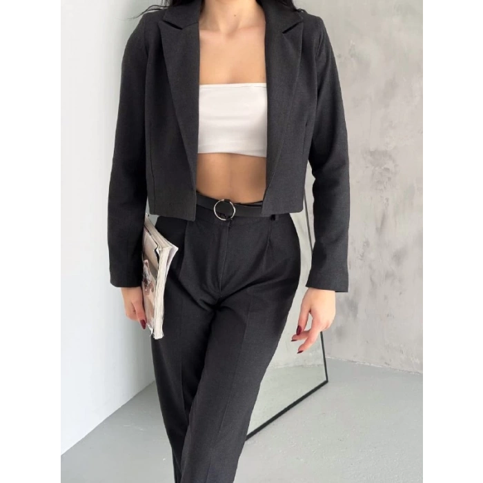 TAVSİYE EDİLEN GÜVENLİ SATICI Tek Düğmeli Kadın Kısa Ceket