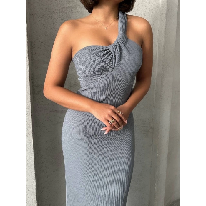 TAVSİYE EDİLEN GÜVENLİ SATICI Tek omuz pliseli elbise