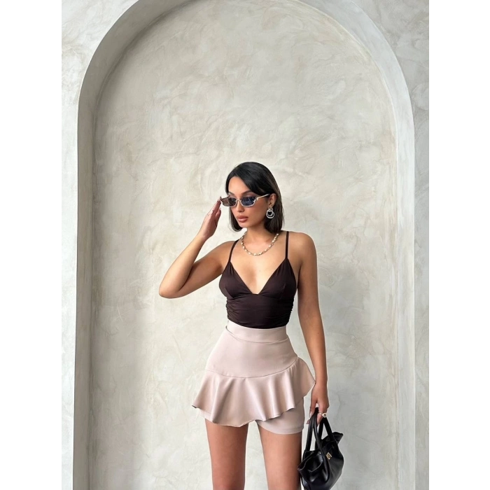 TAVSİYE EDİLEN GÜVENLİ SATICI Valonlu fırfırlı şort bej s24683