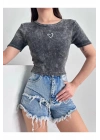 Kalp Nakış Detaylı Gri Asit Yıkamalı Slim Fit Kısa Bluz