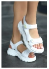 Trita Beyaz Cilt Cırt Cırtlı Sandalet