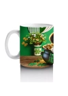 Altın Kazanında Oturan St. Patrick’s Temalı Beagle - Baskılı kahve kupası