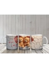 Çatlak Duvar Arasında Sarılmış İki Peluş Ayıcık - Baskılı kahve kupası