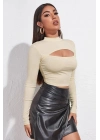 Kadın Ekru Göğüs Dekolteli Uzun Kollu Cut Out Crop Top Bluz