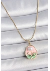 ® 316L Çelik Gold Renk Zincir Pembe Çiçek İşlemeli İnci Detay Portre Model Kadın Kolye